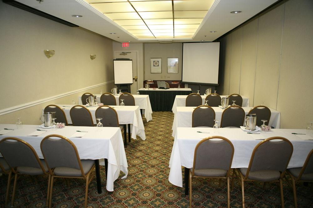 Holiday Inn Express Naperville By Ihg Екстер'єр фото