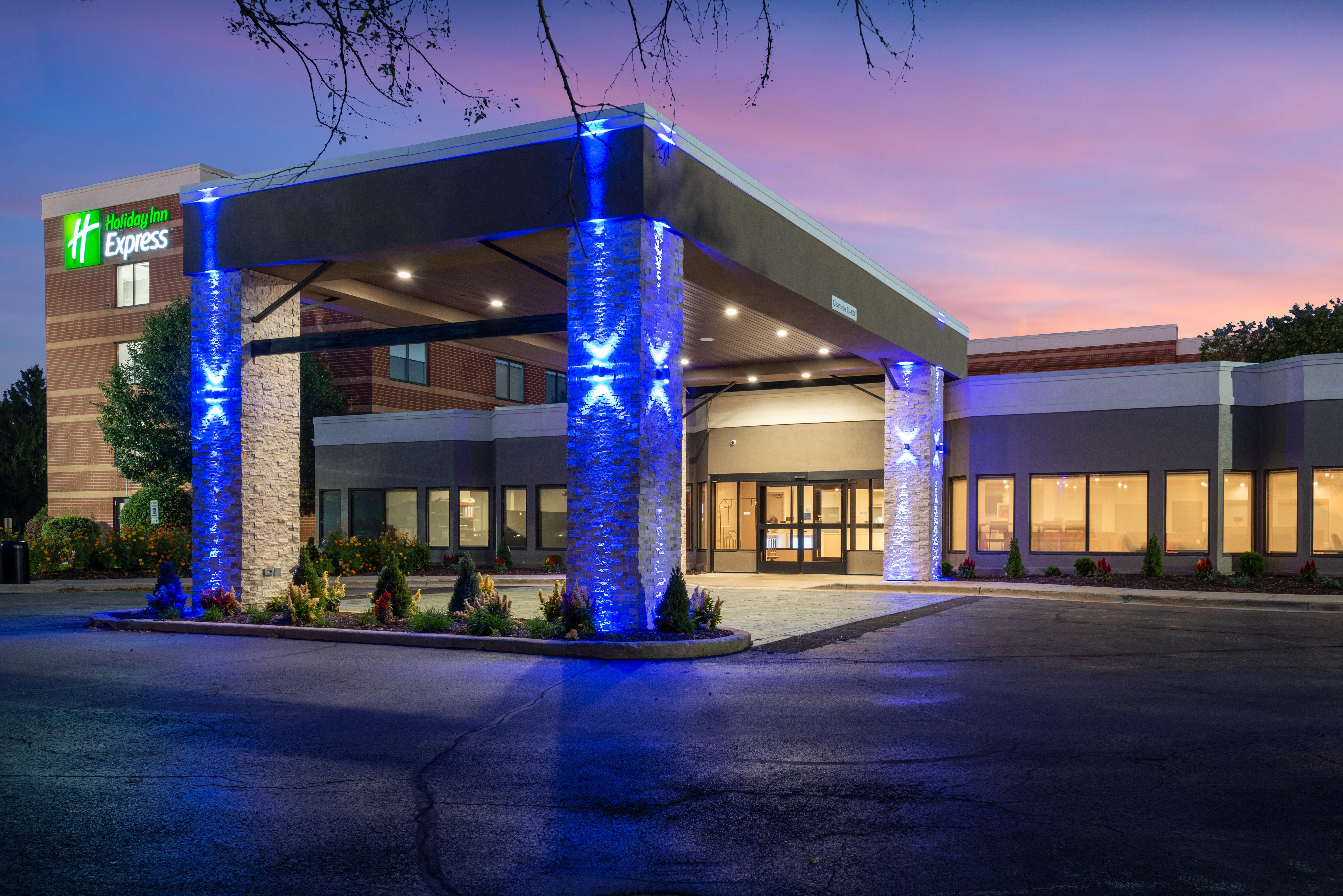 Holiday Inn Express Naperville By Ihg Екстер'єр фото