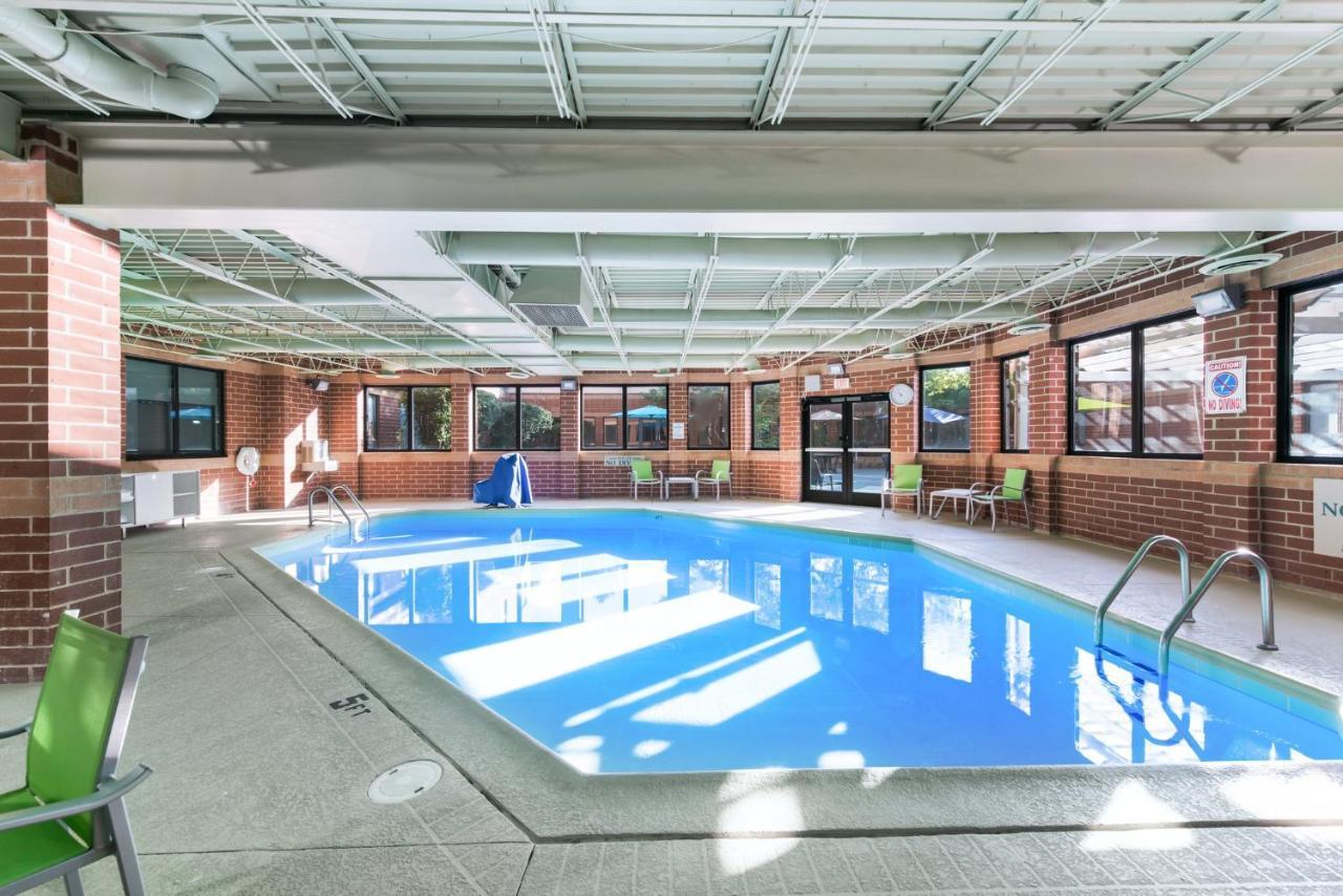 Holiday Inn Express Naperville By Ihg Екстер'єр фото
