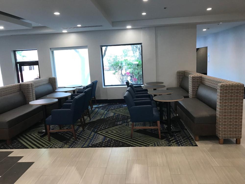 Holiday Inn Express Naperville By Ihg Екстер'єр фото