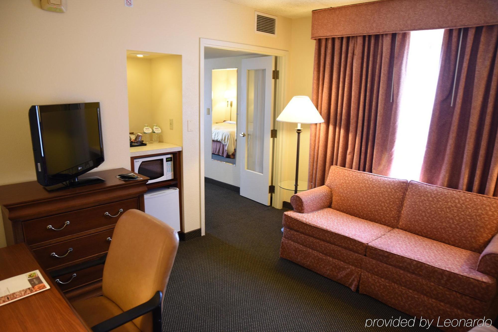 Holiday Inn Express Naperville By Ihg Екстер'єр фото